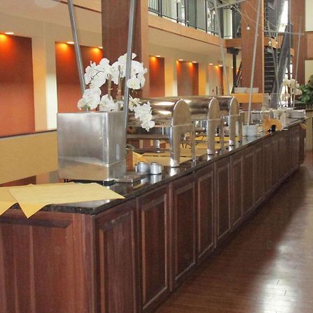 Radisson Hotel Lenexa Overland Park Bagian luar foto