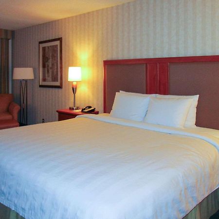 Radisson Hotel Lenexa Overland Park Bagian luar foto