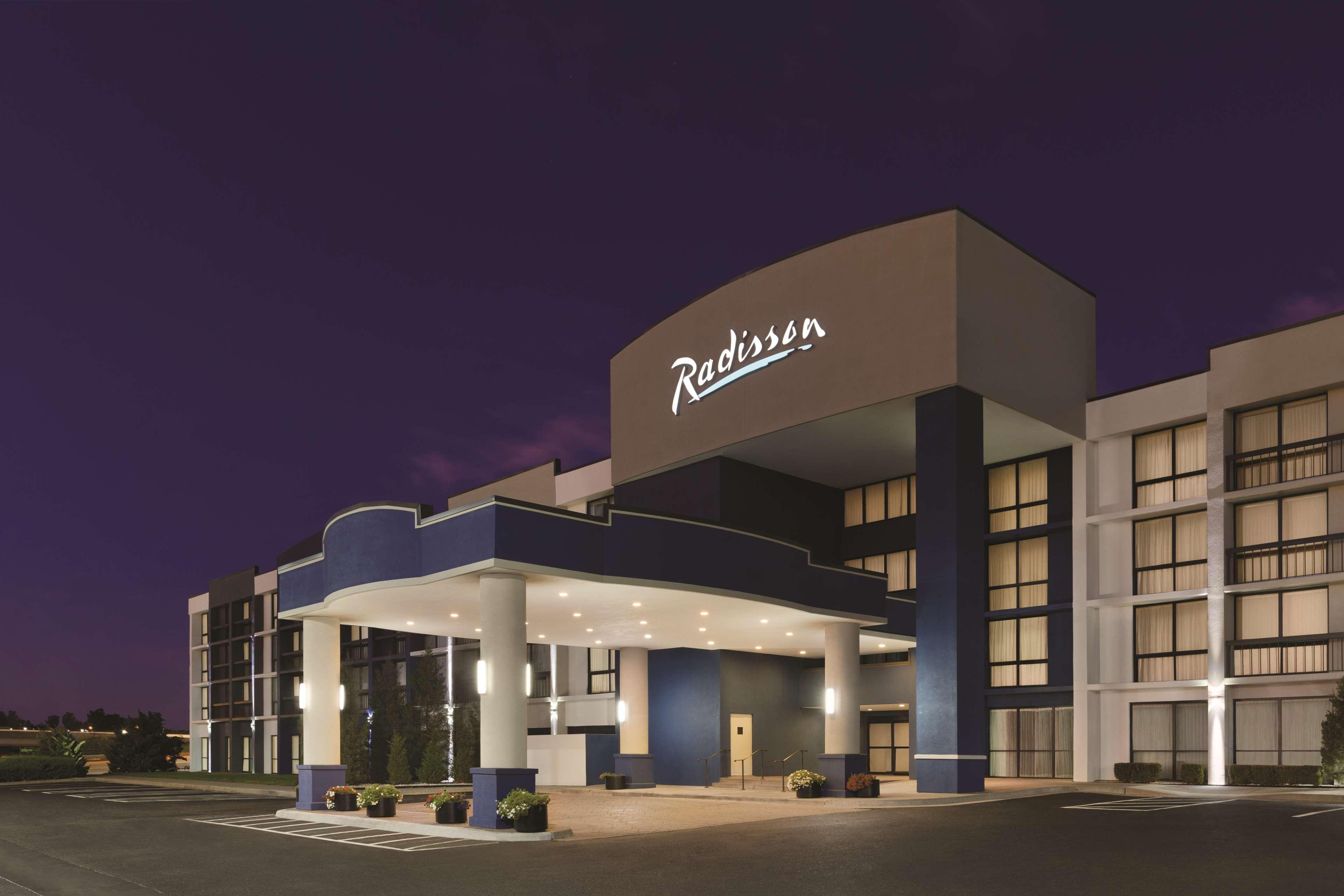 Radisson Hotel Lenexa Overland Park Bagian luar foto
