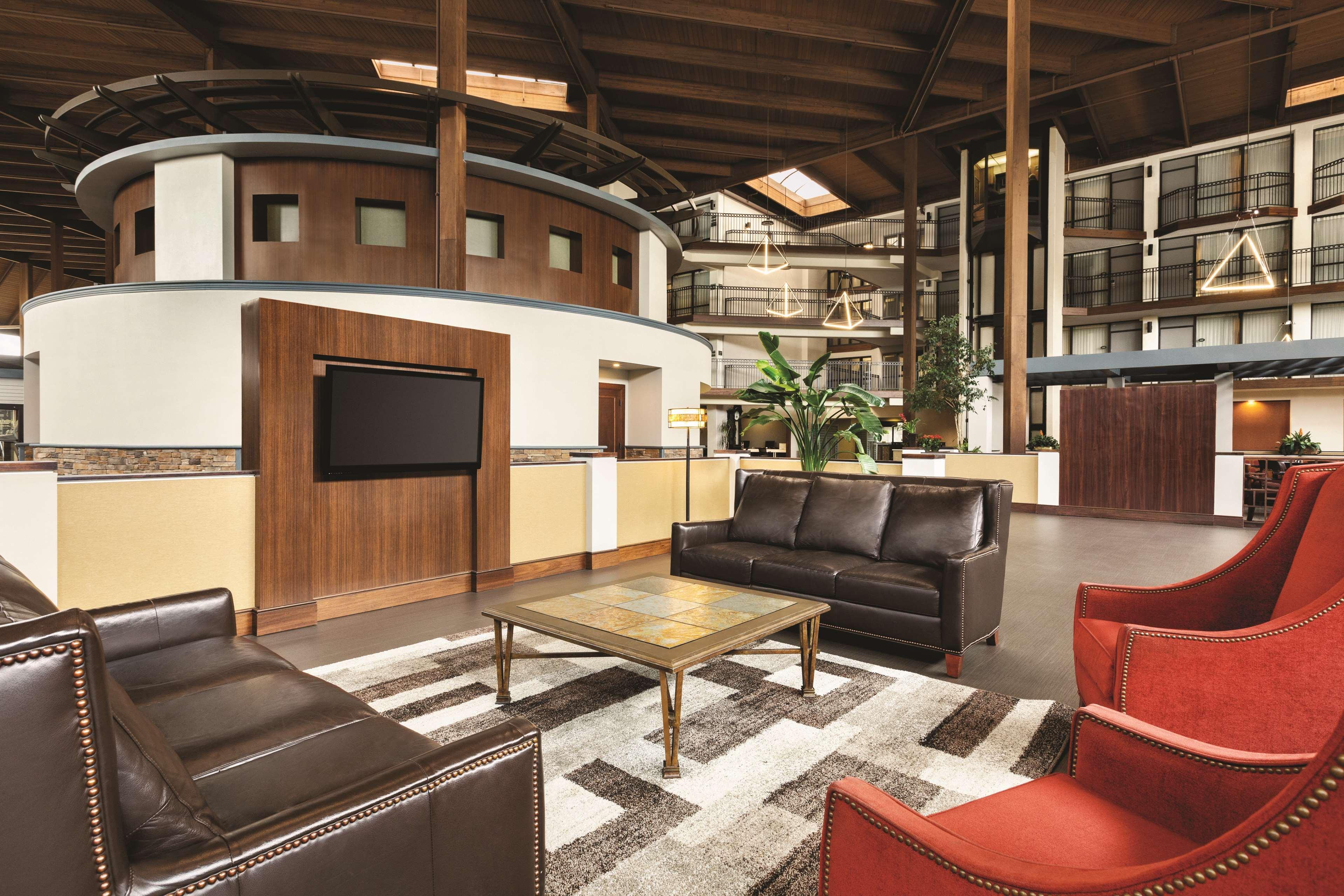 Radisson Hotel Lenexa Overland Park Bagian luar foto
